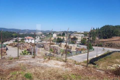 Terreno para construção de armazém Industrial, Baltar com 11.309,8 m2 .