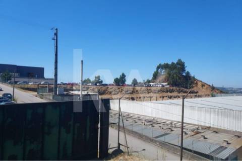 Terreno para construção de armazém Industrial, Baltar com 11.309,8 m2 .