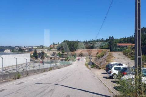 Terreno para construção de armazém Industrial, Baltar com 11.309,8 m2 .