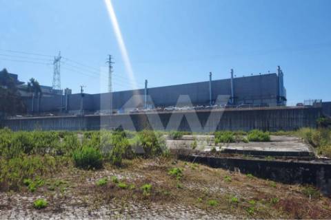 Terreno para construção de armazém Industrial, Baltar com 11.309,8 m2 .