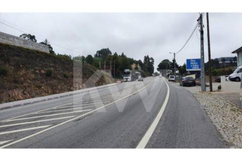 Terreno para construção de armazém Industrial, Baltar com 11.309,8 m2 .