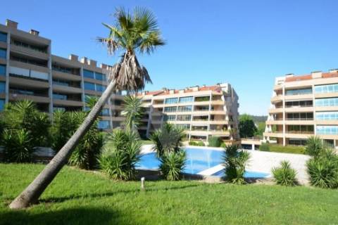 FANTÁSTICO APARTAMENTO T3 RC NOVO LUXUOSO COM 71,14 M2 TERRAÇO , SÃO JOÃO DA MADEIRA