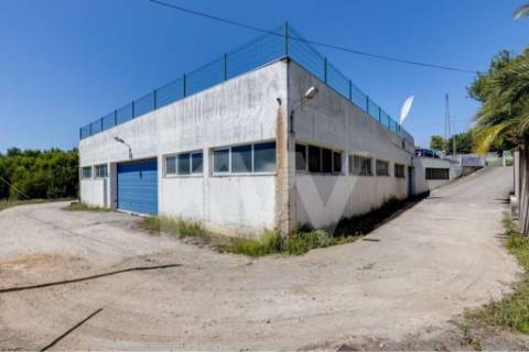 Stand com terreno e Oficina - EN 222 - Avintes - V.N.Gaia