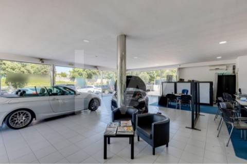 Stand com terreno e Oficina - EN 222 - Avintes - V.N.Gaia