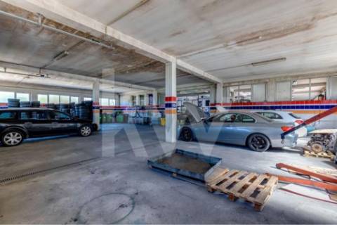 Stand com terreno e Oficina - EN 222 - Avintes - V.N.Gaia