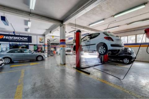 Stand com terreno e Oficina - EN 222 - Avintes - V.N.Gaia