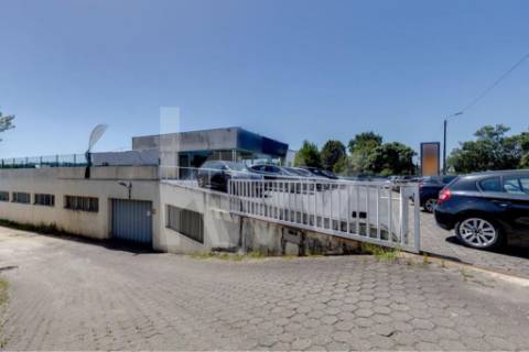 Stand com terreno e Oficina - EN 222 - Avintes - V.N.Gaia