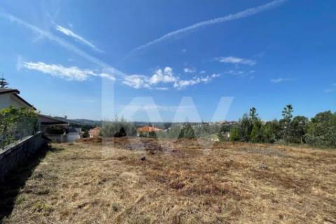 LOTE DE TERRENO URBANO PARA CONSTRUÇÃO COM 946 M2 EM VILAR (OLIVEIRA DE AZEMÉIS)