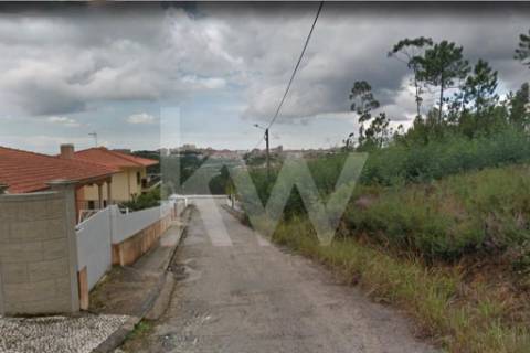 LOTE DE TERRENO URBANO PARA CONSTRUÇÃO COM 946 M2 EM VILAR (OLIVEIRA DE AZEMÉIS)