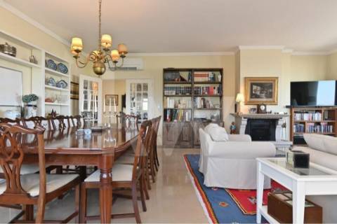 T4 totalmente remodelado em 2022 com vistas deslumbrantes nas torres do Restelo