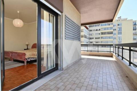 T4 totalmente remodelado em 2022 com vistas deslumbrantes nas torres do Restelo