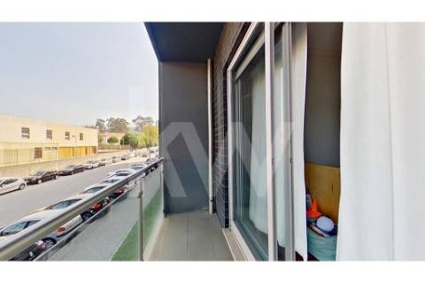 Fantástico T4 de 208 m2, com duas suites  e dois lugares de estacionamento em Paranhos!!!