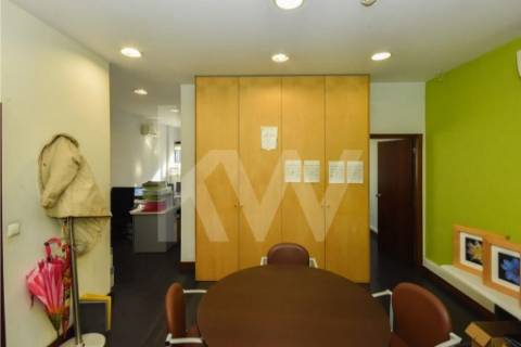 Arrendamento escritório com 60m2  -Edifício Mota Galiza