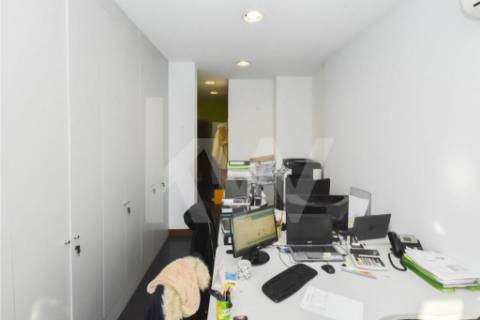 Arrendamento escritório com 60m2  -Edifício Mota Galiza