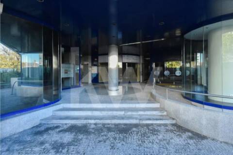 Arrendamento escritório com 60m2  -Edifício Mota Galiza