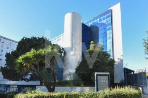 Arrendamento escritório com 60m2  -Edifício Mota Galiza