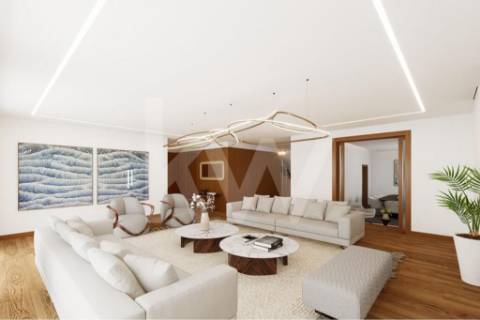 Elegante Moradia T5 nos Pinhais da Foz - Áreas Amplas e Construção de Qualidade