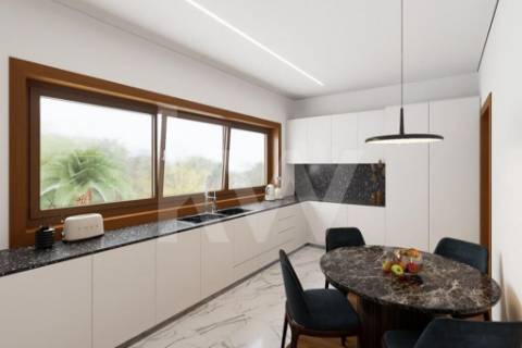 Elegante Moradia T5 nos Pinhais da Foz - Áreas Amplas e Construção de Qualidade