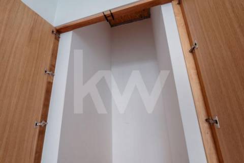 ARRENDAMENTO DE IMPONENTE MORADIA NOVA COM 3 SUITES, LOCALIZADA NO CENTRO DE OLIVEIRA DE AZEMÉIS