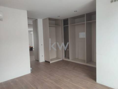 Moradia - T4 - 2 Pisos - Arquitetura Moderna - Venda - Guifões, Matosinhos - Porto