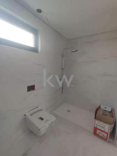 Moradia - T4 - 2 Pisos - Arquitetura Moderna - Venda - Guifões, Matosinhos - Porto