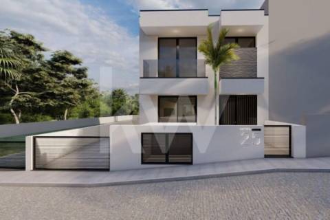 Moradia - T4 - 2 Pisos - Arquitetura Moderna - Venda - Guifões, Matosinhos - Porto