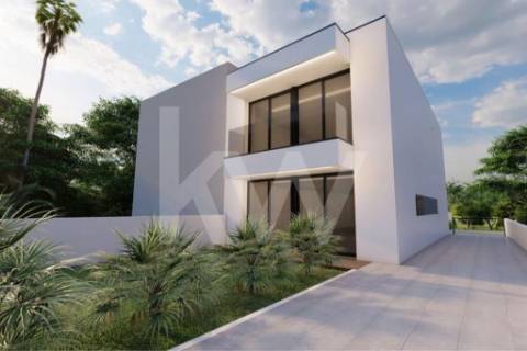 Moradia - T4 - 2 Pisos - Arquitetura Moderna - Venda - Guifões, Matosinhos - Porto