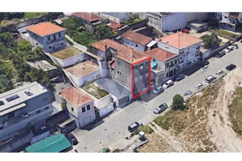 PRÉDIOS EM PROPRIEDADE TOTAL, PARA CONVERSÃO EM 10 APARTAMENTOS T1 (VILA NOVA DE GAIA)