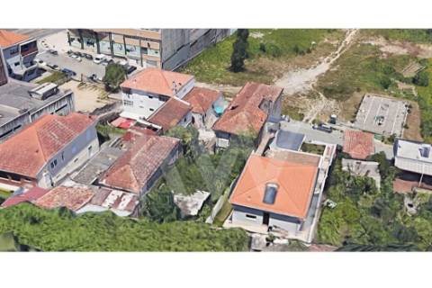 PRÉDIOS EM PROPRIEDADE TOTAL, PARA CONVERSÃO EM 10 APARTAMENTOS T1 (VILA NOVA DE GAIA)