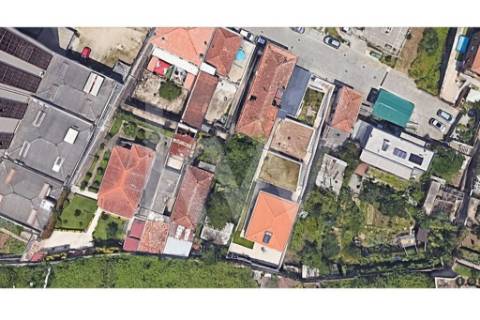 PRÉDIOS EM PROPRIEDADE TOTAL, PARA CONVERSÃO EM 10 APARTAMENTOS T1 (VILA NOVA DE GAIA)