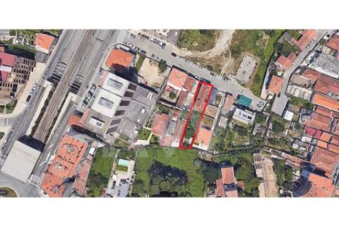 PRÉDIOS EM PROPRIEDADE TOTAL, PARA CONVERSÃO EM 10 APARTAMENTOS T1 (VILA NOVA DE GAIA)