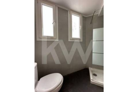 Apartamento T6, remodelado, com excelente vista panorâmica, sobre a rua Santa Catarina no Porto