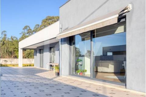 Moradia térrea T4 com 3 suites em Vilar do Pinheiro, Vila do Conde