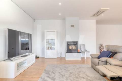 Moradia térrea T4 com 3 suites em Vilar do Pinheiro, Vila do Conde