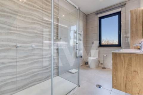 Moradia térrea T4 com 3 suites em Vilar do Pinheiro, Vila do Conde