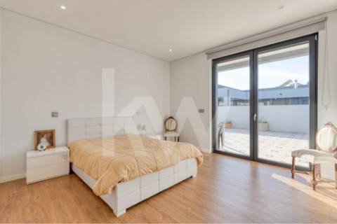 Moradia térrea T4 com 3 suites em Vilar do Pinheiro, Vila do Conde