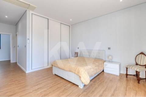 Moradia térrea T4 com 3 suites em Vilar do Pinheiro, Vila do Conde