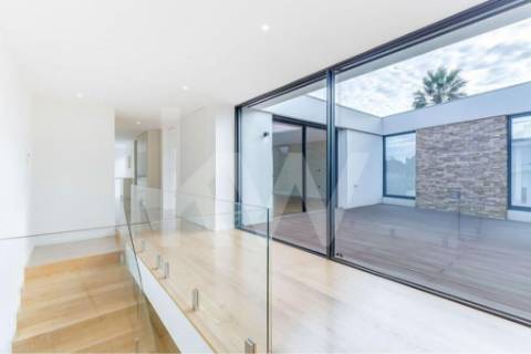 MORADIA 4 QUARTOS, PREMIUM, NA PRAIA DA MADALENA, EM VILA NOVA DE GAIA