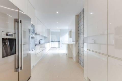 MORADIA 4 QUARTOS, PREMIUM, NA PRAIA DA MADALENA, EM VILA NOVA DE GAIA