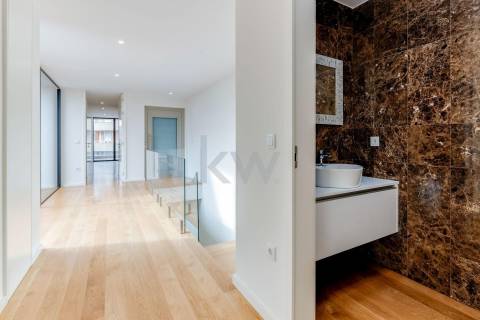 MORADIA 4 QUARTOS, PREMIUM, NA PRAIA DA MADALENA, EM VILA NOVA DE GAIA