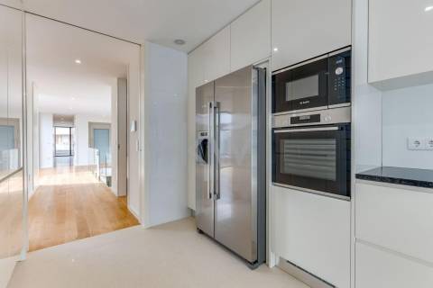 MORADIA 4 QUARTOS, PREMIUM, NA PRAIA DA MADALENA, EM VILA NOVA DE GAIA