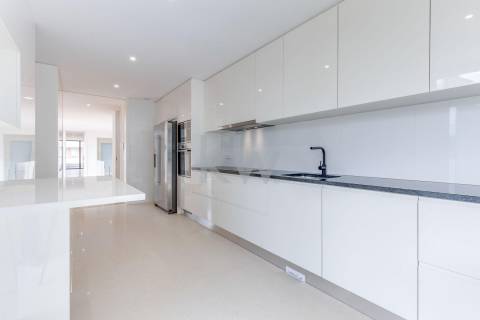 MORADIA 4 QUARTOS, PREMIUM, NA PRAIA DA MADALENA, EM VILA NOVA DE GAIA