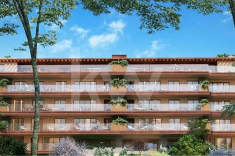 Apartamento T3 NOVO com 177 m2, Terraço de 37 m2 * Três Lugares de Estacionamento