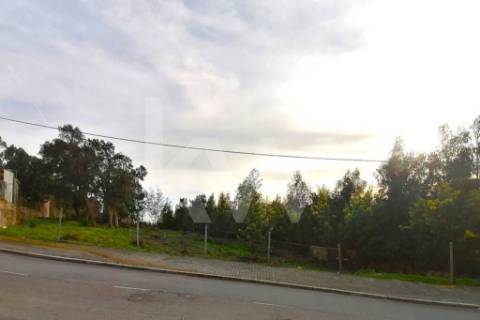 Excelente Terreno com 4 000 m2 em Grijó para construção de moradias