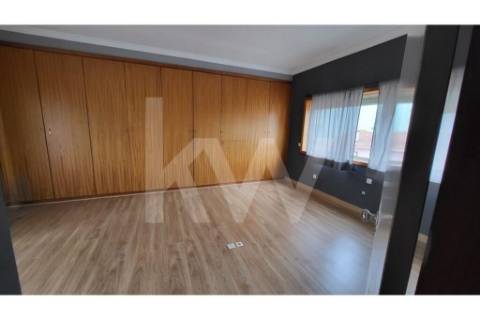 Moradia T4+1 à Efanor com licença de AL