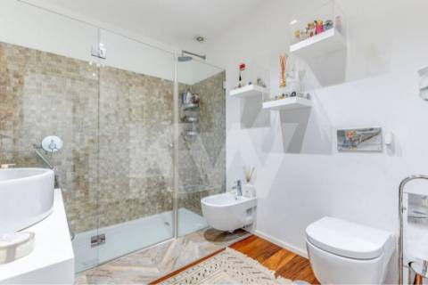 Moradia V4 na Foz, excelente, próximo do rio Douro