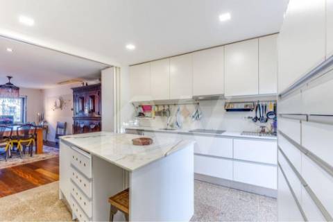 Moradia V4 na Foz, excelente, próximo do rio Douro