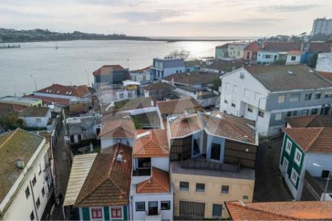 Moradia V4 na Foz, excelente, próximo do rio Douro