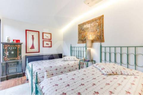 Moradia V4 na Foz, excelente, próximo do rio Douro