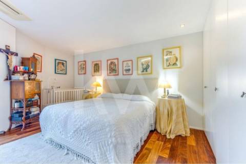 Moradia V4 na Foz, excelente, próximo do rio Douro